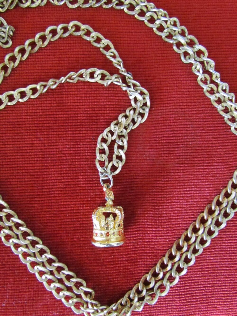 CROWN NECKLACE, GOLD-TONE 32" PENDANT w 3-D IMPERIAL CROWN; GEMSTONES & DETAILS - Picture 3 of 6